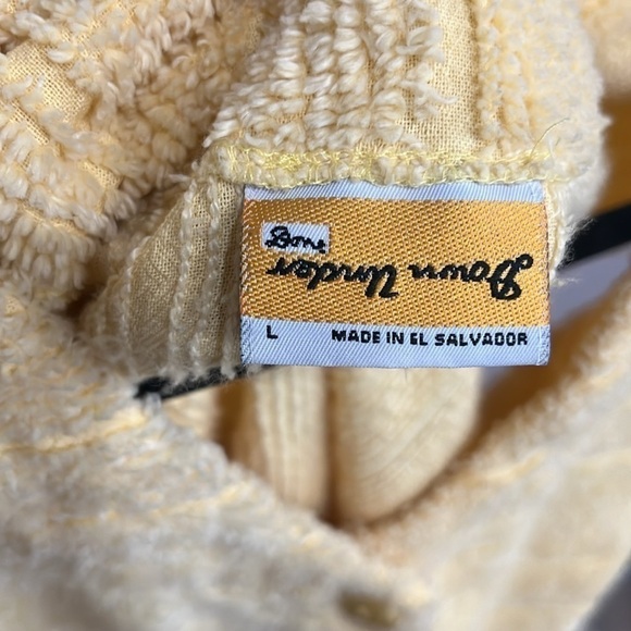 Yellow V-Neck Short Sleeve Robe - Picture 8 of 9